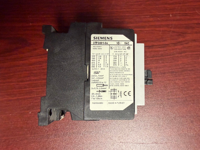 Contactor Siemens 3TF3001-0A 220v 50/60Hz P/N: 193441 G193441P[Used]