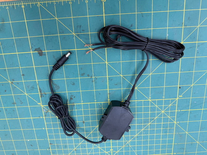 Power Supply in 110-240V Out12Vdc 0.5A 6VA Model NO: MHPO-120050 [Used]