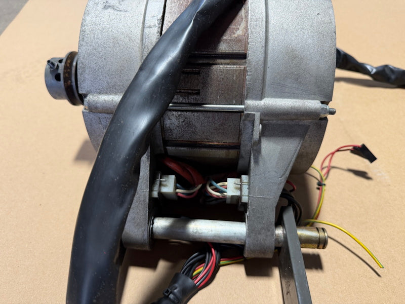 Continental L1030 Washer Motor 3222 3Ph 208/380 60Hz p/n 187344[Used]