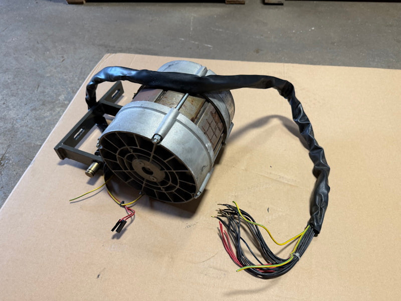 Continental L1030 Washer Motor 3222 3Ph 208/380 60Hz p/n 187344[Used]
