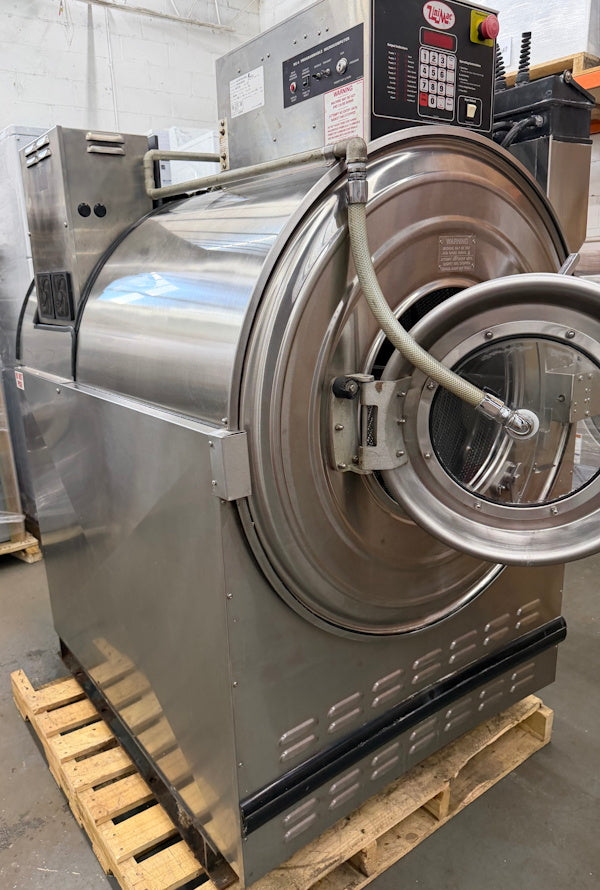 UniMac UW100PV Washer-Extractor 100Lb 200-240V 50-60Hz 3Ph OPL [Used]