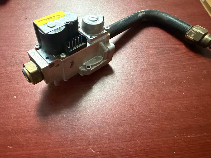 Gas Valve Wascomat Dryer TD30x30 Honeywell VK4105A 110V 487143725 471985360[Used]