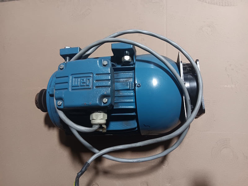 Ipso 241/00001/00 Washer WE234 Motor for 50lb w/inv B12510701 [Used]