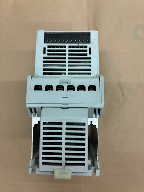 SQ Washer F370857 Inverter Drive 3HP DP 160-AA08NP03 Allen-Bradley [Used]
