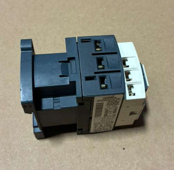 Contactor Schneider Electric 230 3Ph LC1D09 P/N: Maytag 23003752[Used]
