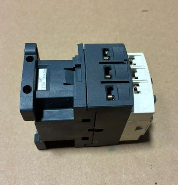 Contactor Schneider Electric 230 3Ph LC1D09 P/N: Maytag 23003752[Used]