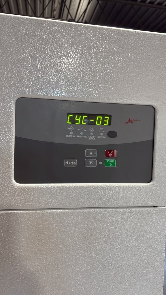 Unimac 75Lb UT075N Gas Dryer White 240v 3Ph 60Hz OPL Hotel [Used]