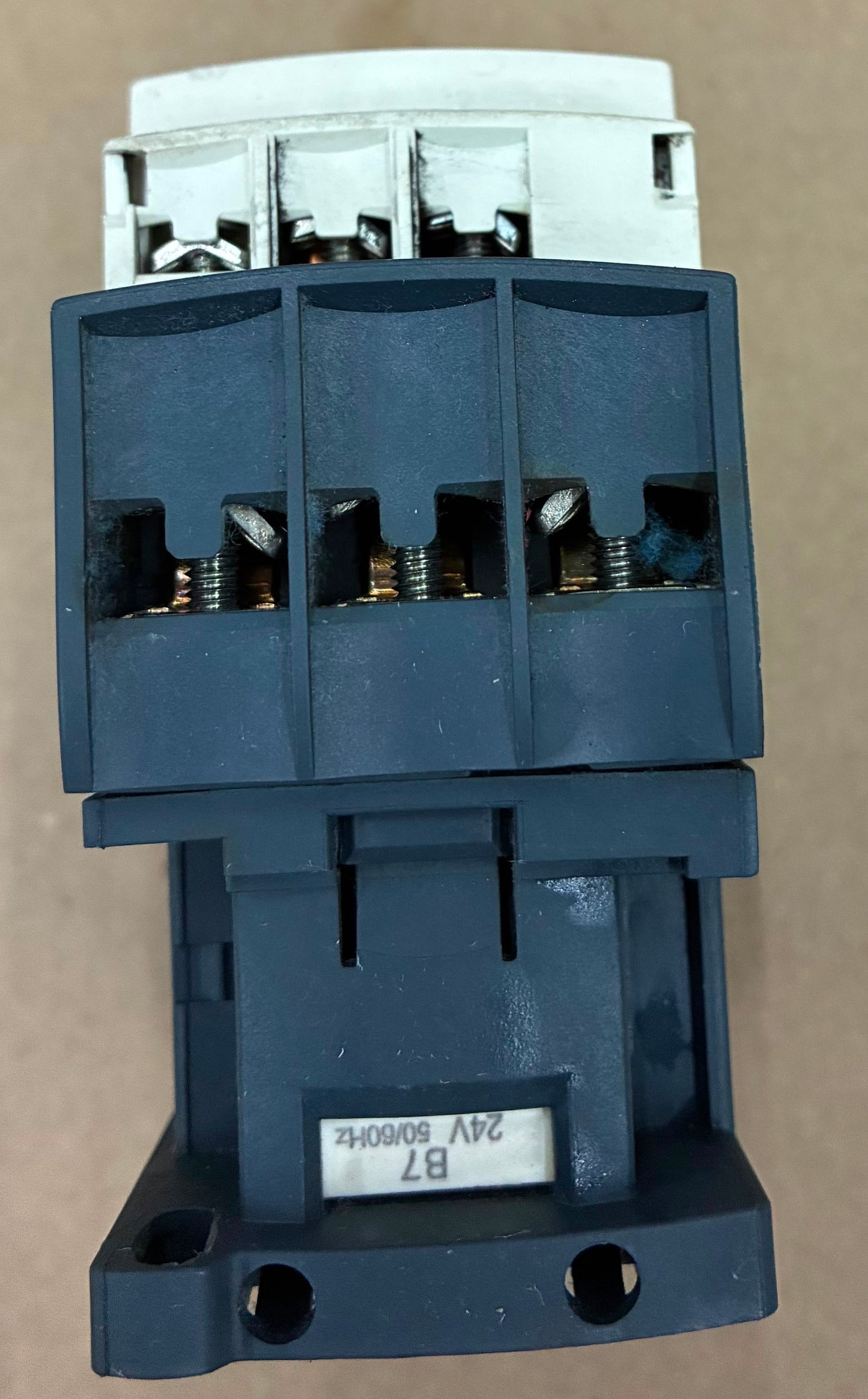 Schneider Electric/ Telemecanique Electric LC1D32B7 TeSys D 3- Pole Contractor [Used]