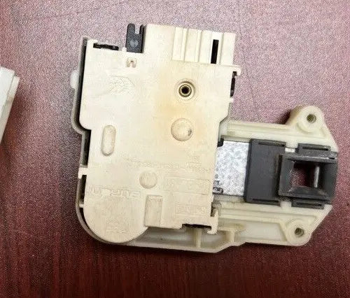 Serratura Porta Lavatrice Per Continental Girbau – Ricambio 333302, G333302, 3333G2 – Usato