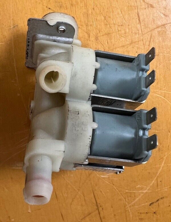 Washer Water Valve 4-way 12v P/N: 511212 33890051 Continental 20# / SQ [Used]