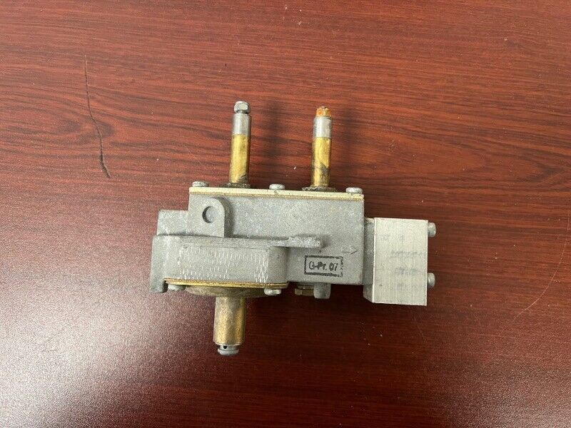 Speed Queen Dryer Natural Gas Valve 70188601 GM-7532-3848 no solenoid  [Used]