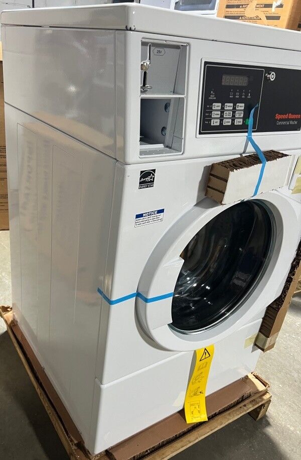 Speed Queen SFNNCASG115TW01 Front Load Washer 22lb 120V 60Hz Coin Op[Open Box]