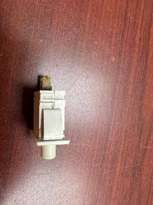 Alliance Speed Queen Huebcsh 70107001 Washer/Dryer SWITCH PUSH BUTTON [Used]